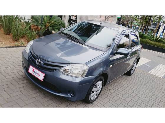 TOYOTA ETIOS 1.3 XS 16V FLEX 4P MANUAL TOYOTA ETIOS 1.3 XS 16V FLEX 4P MANUAL